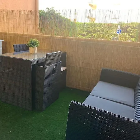 Apartment Chaleureux Face Au Port Sta Lucia, A Pieds, Wifi Saint-Raphael (Var)