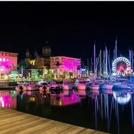 Chaleureux Face Au Port Sta Lucia, A Pieds, Wifi Apartment Saint-Raphael (Var)