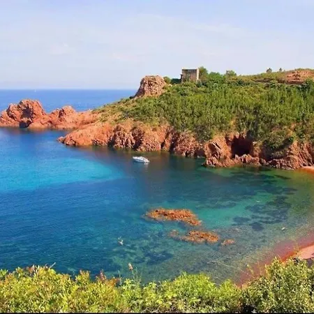 Chaleureux Face Au Port Sta Lucia, A Pieds, Wifi * Сен-Рафаель
